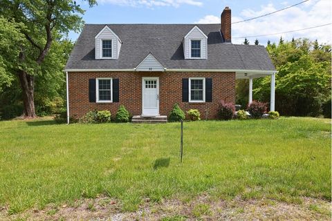 Homes For Rent - 32 Upland Dr<br/> Salem, VA 24153