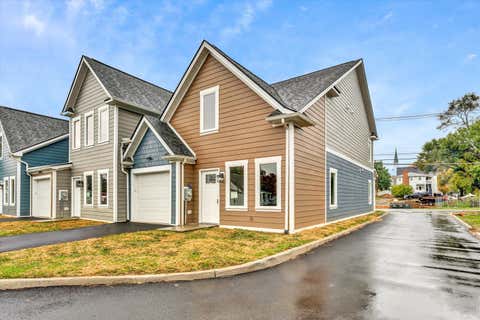 Photo of 130 W Calhoun ST, Salem, VA 24153 (MLS # 930629)