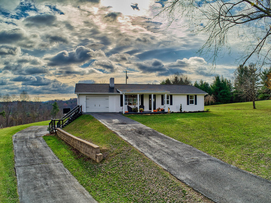 962 Sutphin Rd, Willis, Virginia image 1