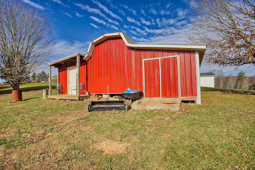 962 Sutphin Rd, Willis, Virginia image 26