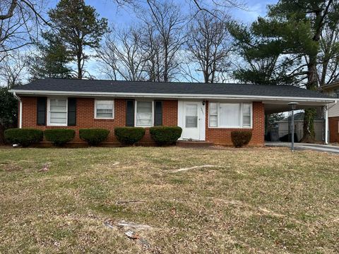 Photo of 5031 Showalter RD NW, Roanoke, VA 24017 (MLS # 926083)