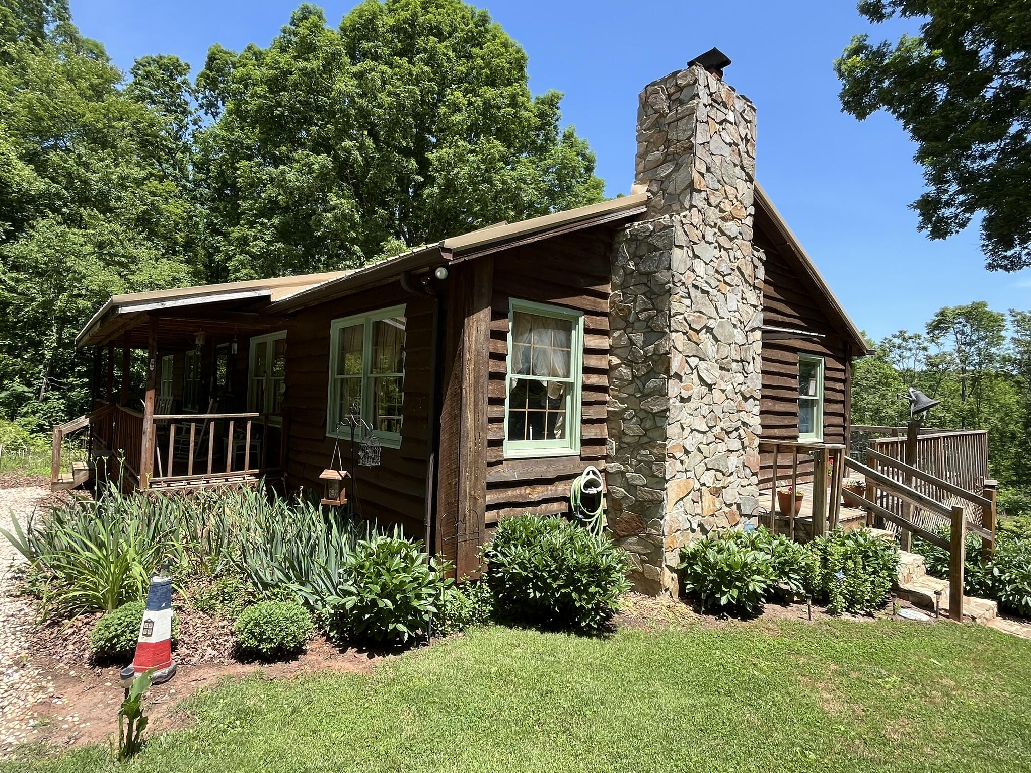 154 Snowden Ln, Penhook, Virginia image 1
