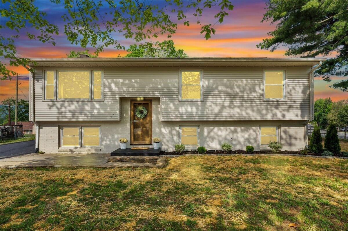 901 Citadel Ln, Salem, Virginia image 1