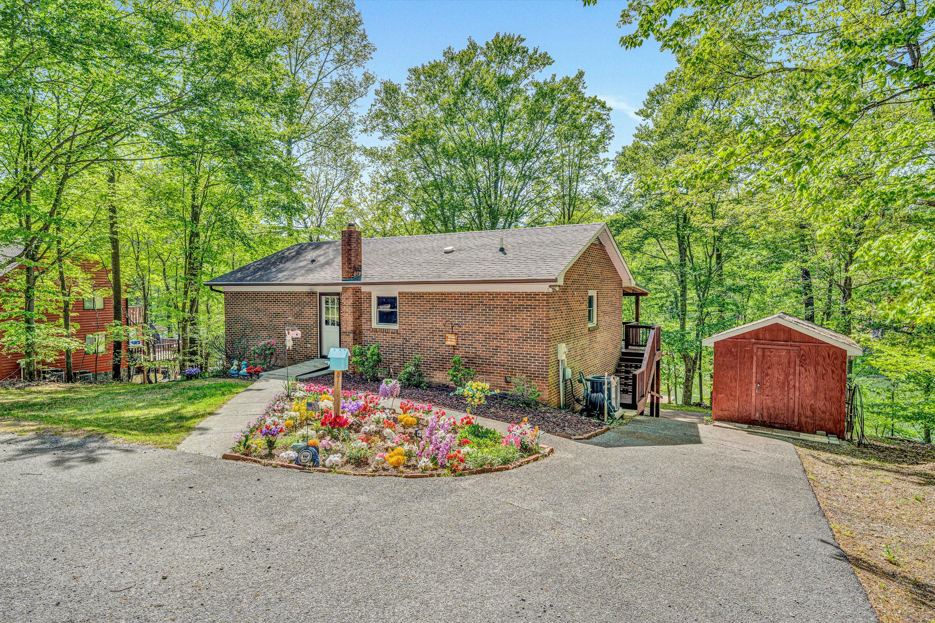 14 Kamp Branch Rd, Union Hall, Virginia image 2