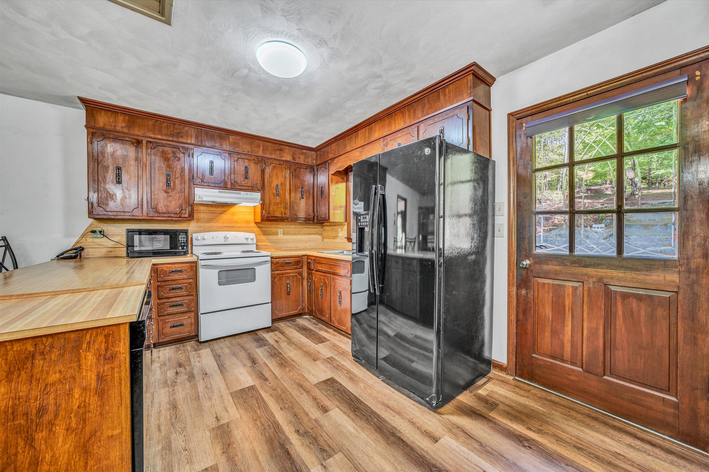 14 Kamp Branch Rd, Union Hall, Virginia image 5
