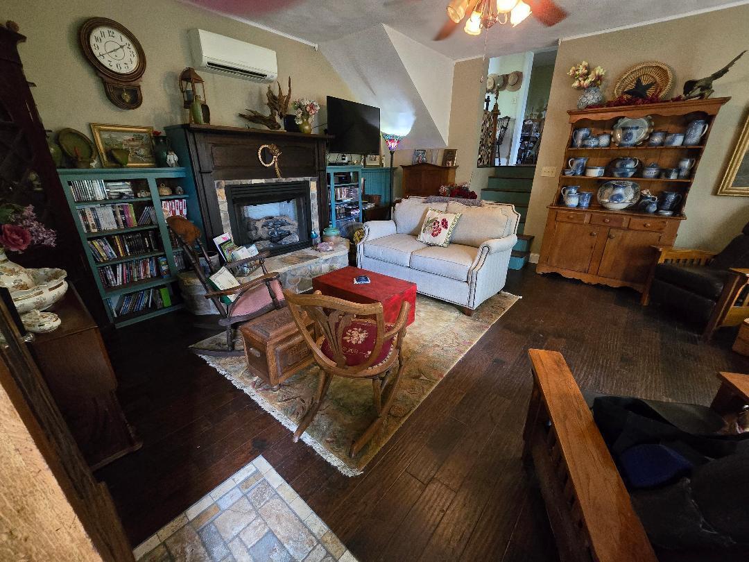 322 2nd St, Buchanan, Virginia image 3