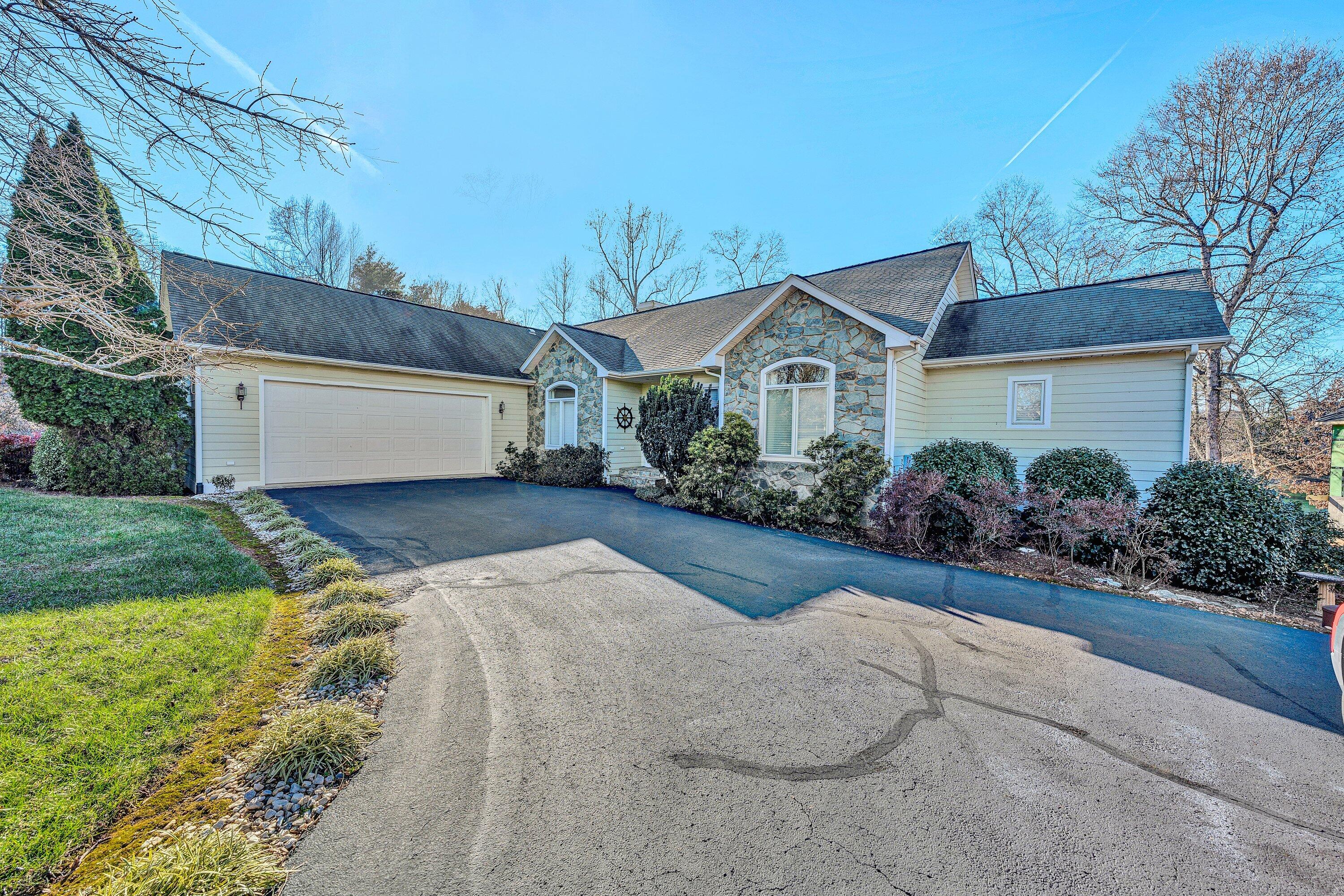 115 Sailboat Ln, Union Hall, Virginia image 2