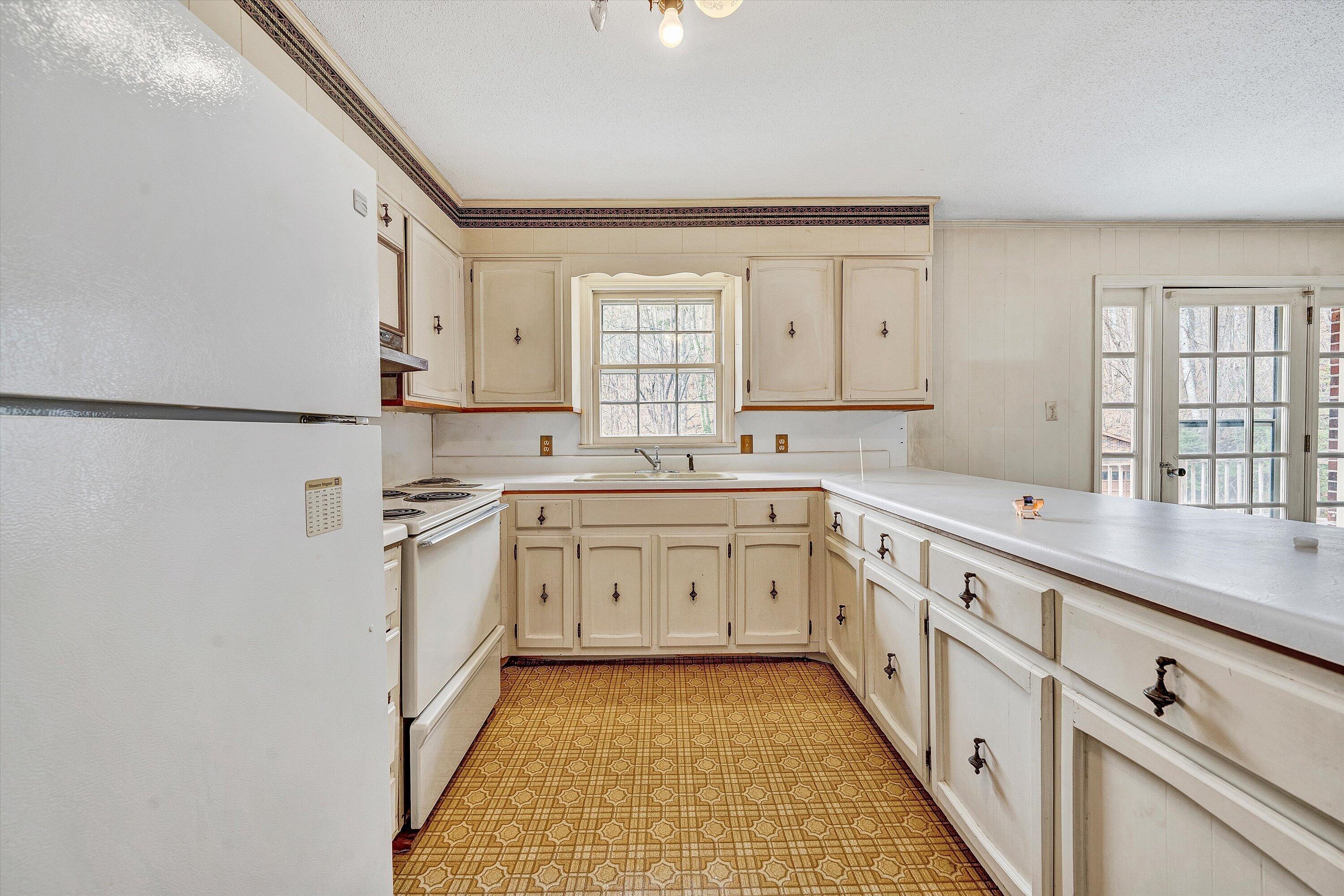 499 Ridge Rd, Collinsville, Virginia image 8