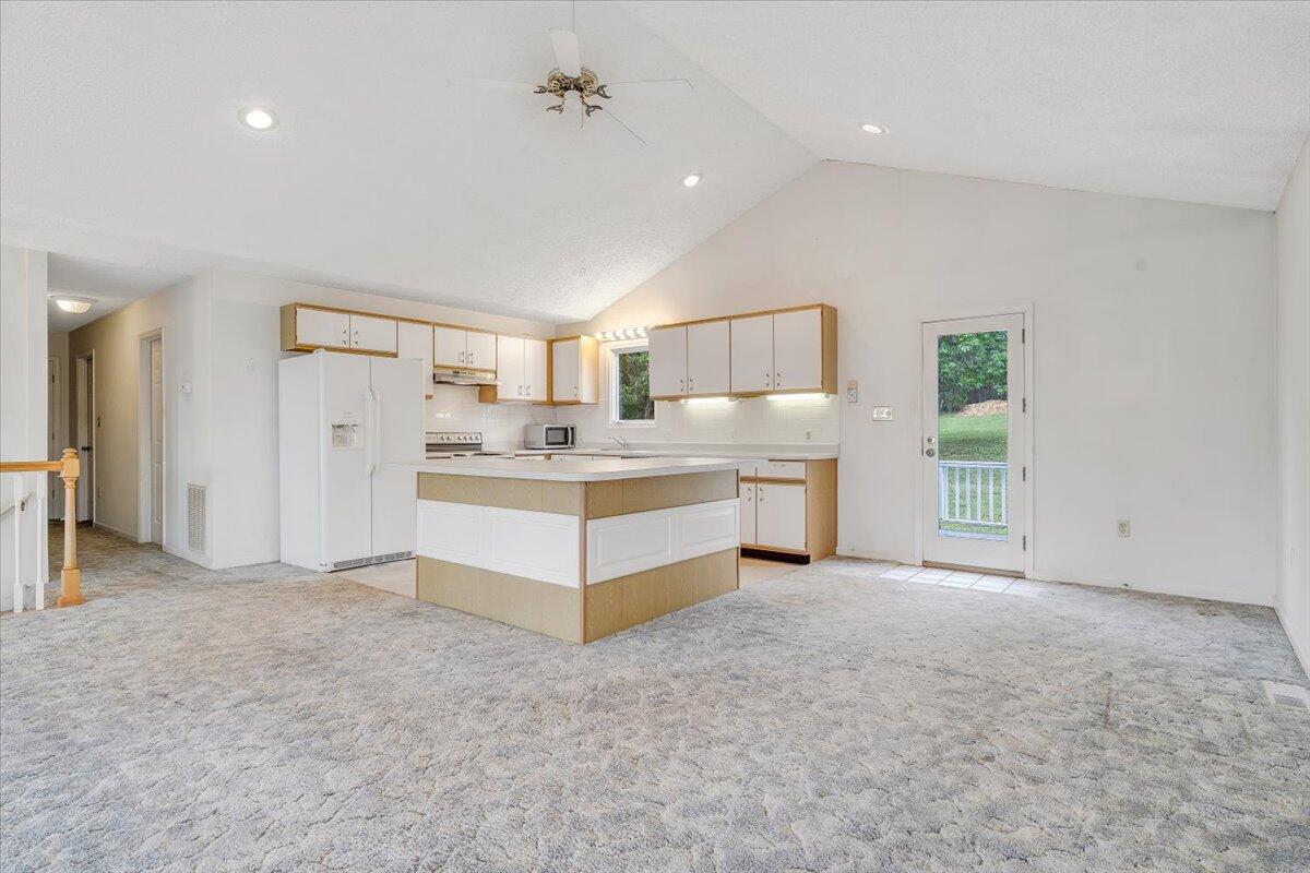 205 Park Shores Cir, Moneta, Virginia image 11