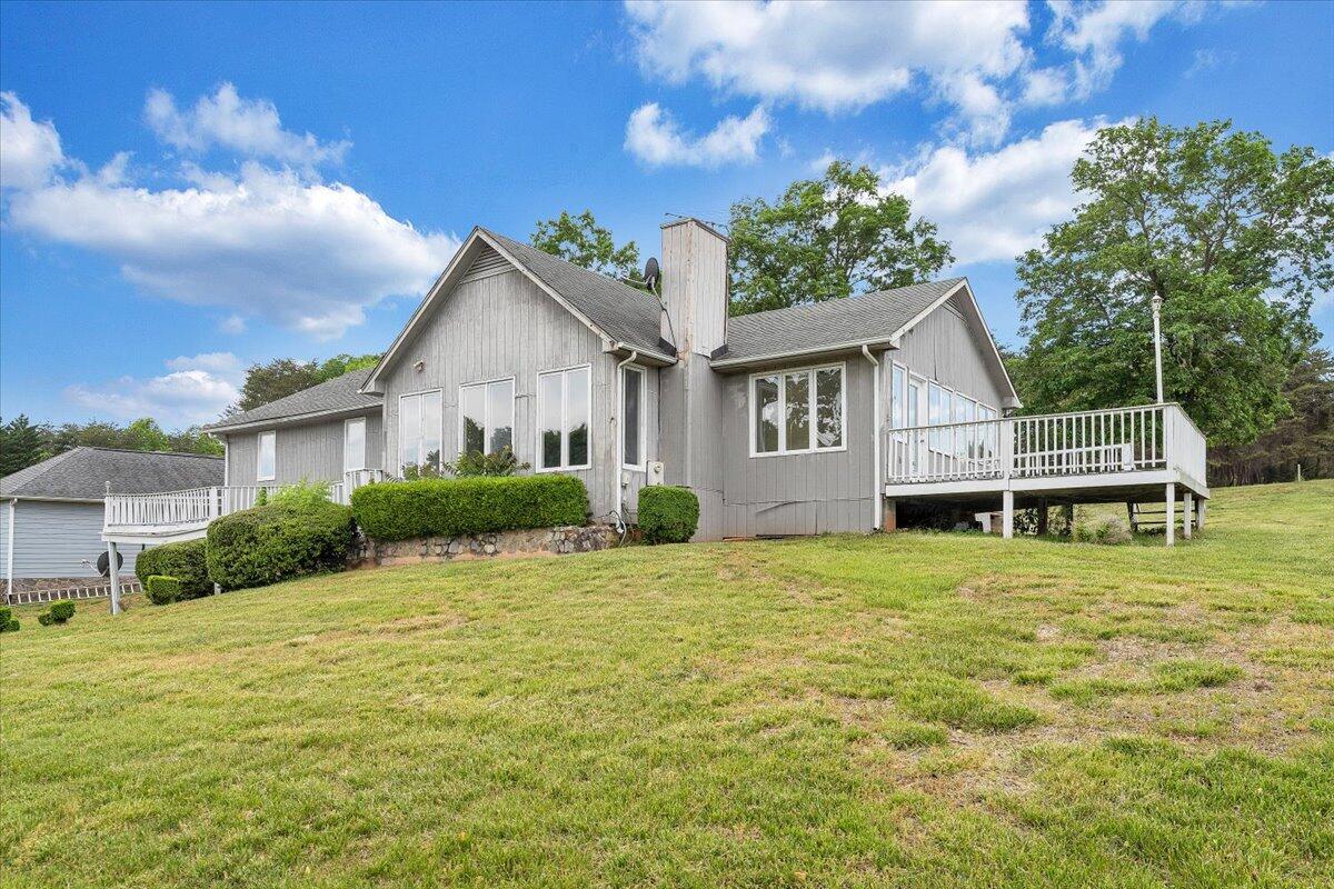 205 Park Shores Cir, Moneta, Virginia image 2