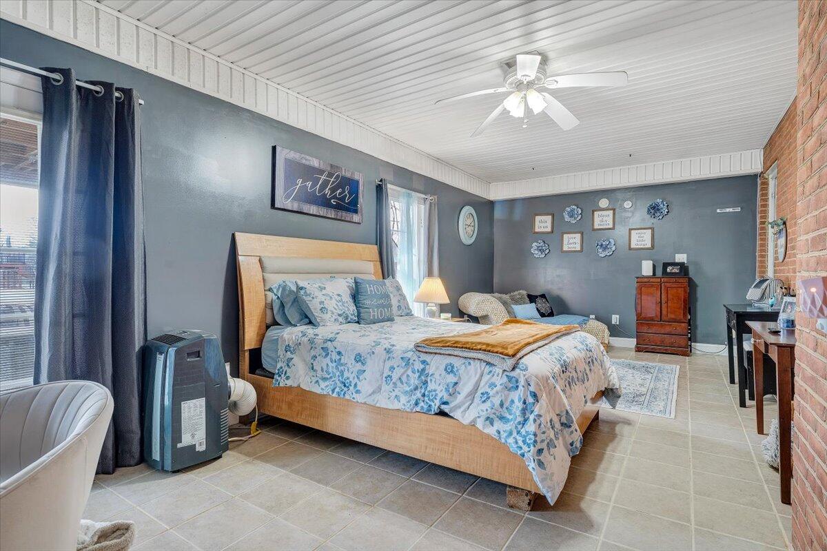 477 Lakeridge Cir, Troutville, Virginia image 18