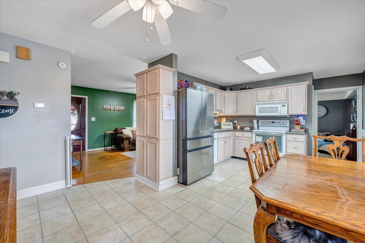 477 Lakeridge Cir, Troutville, Virginia image 13