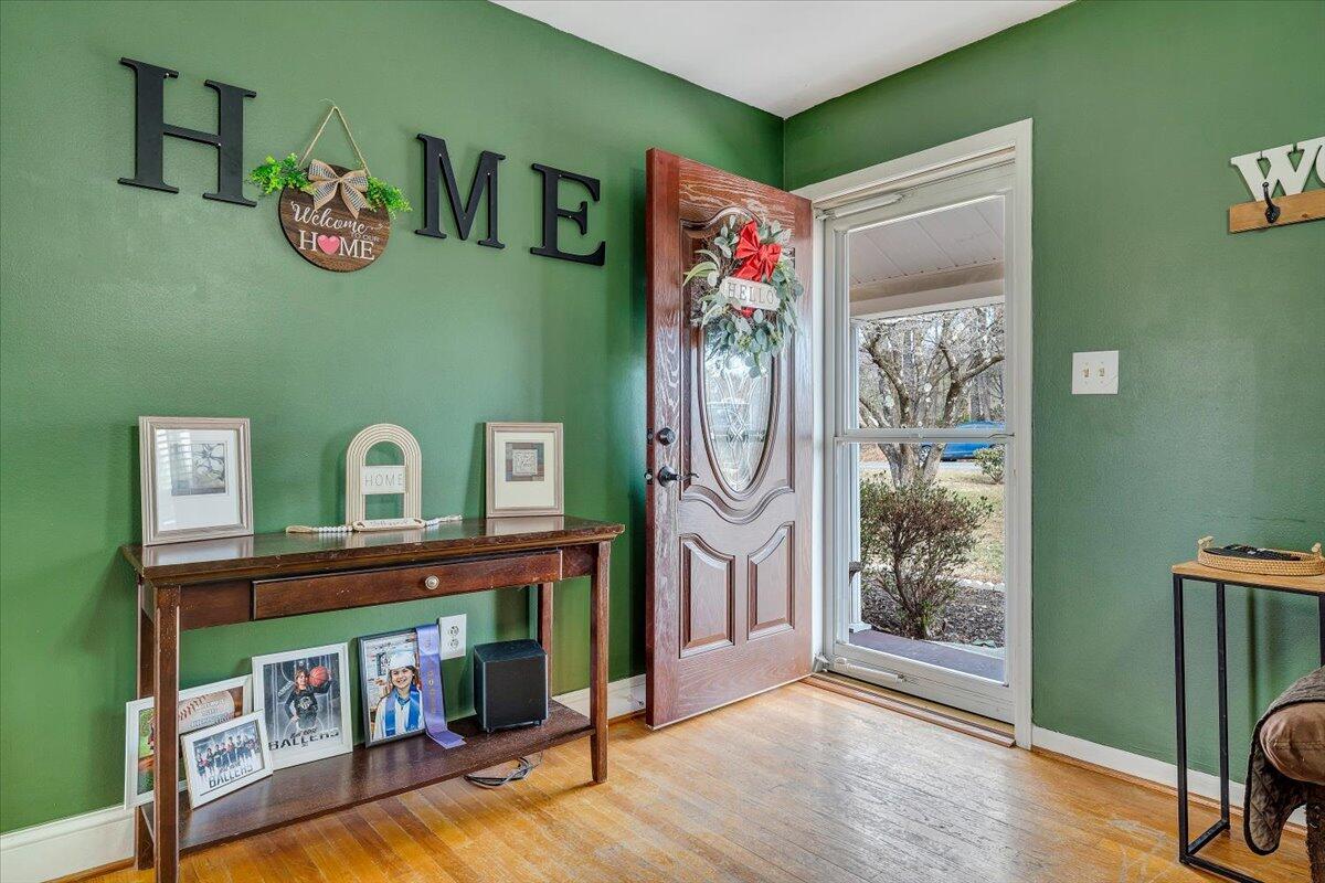 477 Lakeridge Cir, Troutville, Virginia image 4