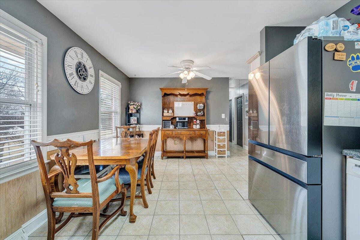 477 Lakeridge Cir, Troutville, Virginia image 21