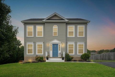 Photo of 522 Cambridge Court RD, Vinton, VA 24179 (MLS # 925871)