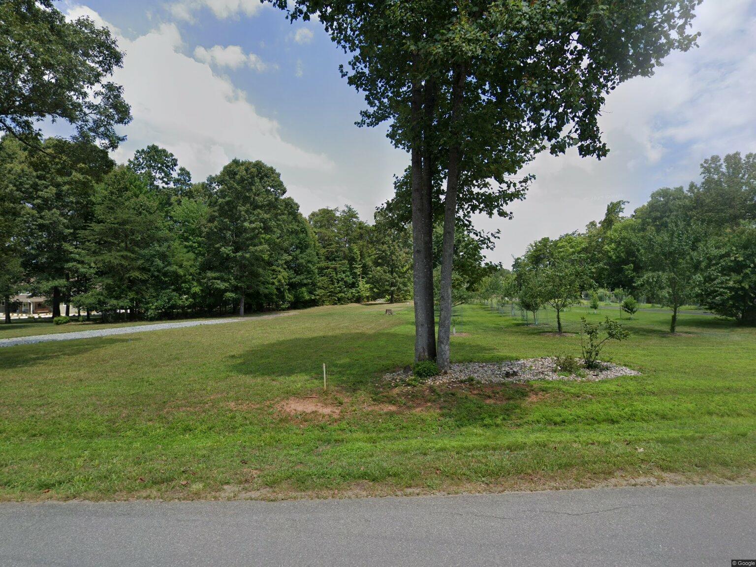 415 Strawberry Banks Dr, Moneta, Virginia image 6