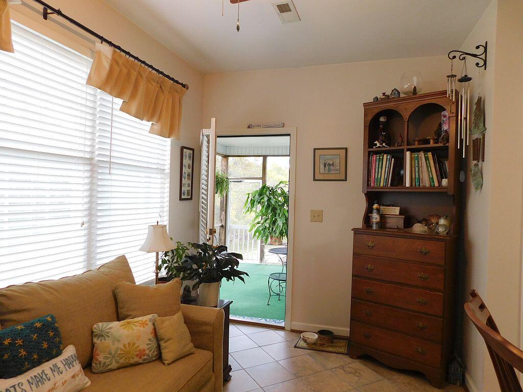 Roanoke, Virginia 24018, United States, 2 Bedrooms Bedrooms, ,2 BathroomsBathrooms,Residential,Pending,232180