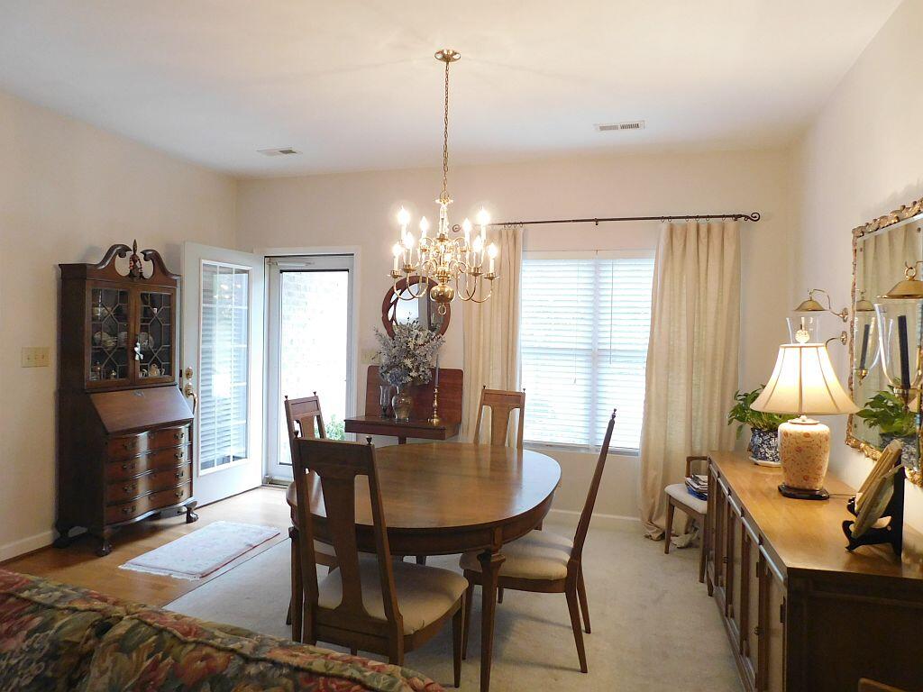 Roanoke, Virginia 24018, United States, 2 Bedrooms Bedrooms, ,2 BathroomsBathrooms,Residential,Pending,232180