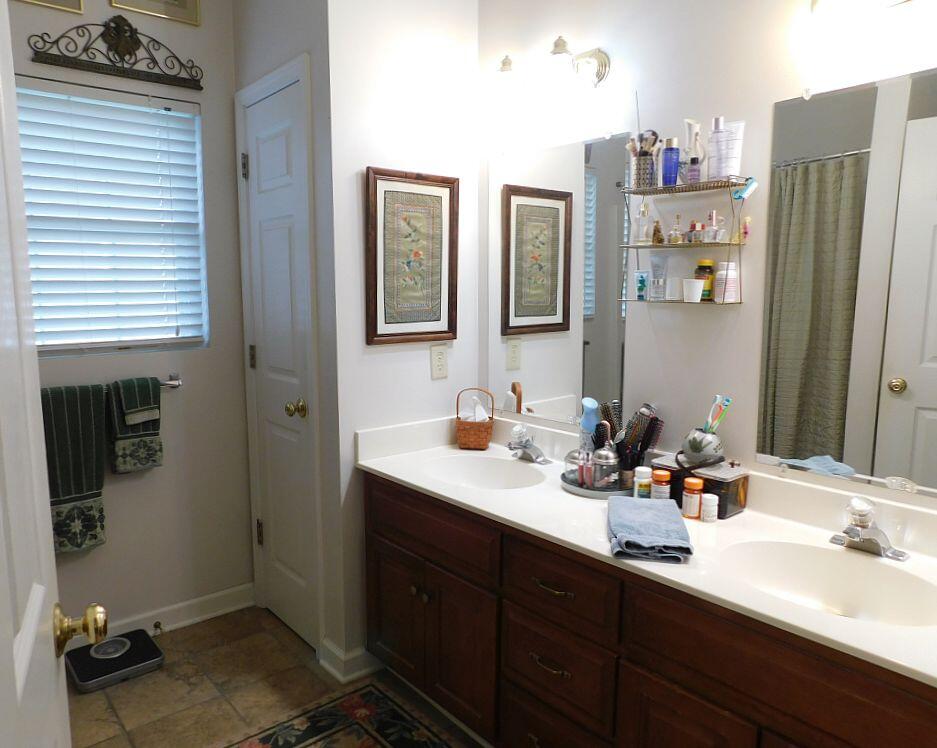 Roanoke, Virginia 24018, United States, 2 Bedrooms Bedrooms, ,2 BathroomsBathrooms,Residential,Pending,232180