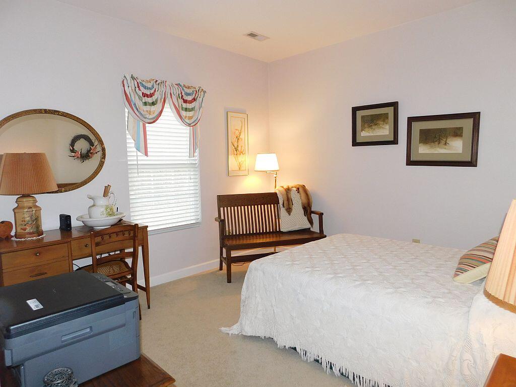 Roanoke, Virginia 24018, United States, 2 Bedrooms Bedrooms, ,2 BathroomsBathrooms,Residential,Pending,232180