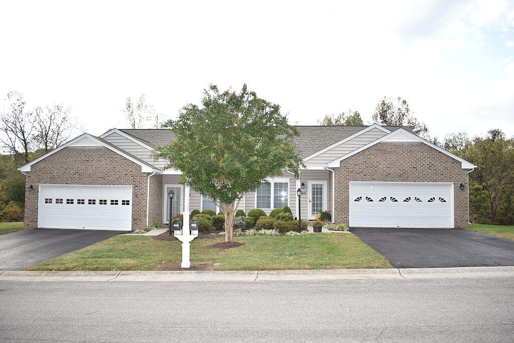 Roanoke, Virginia 24018, United States, 2 Bedrooms Bedrooms, ,2 BathroomsBathrooms,Residential,Pending,232180