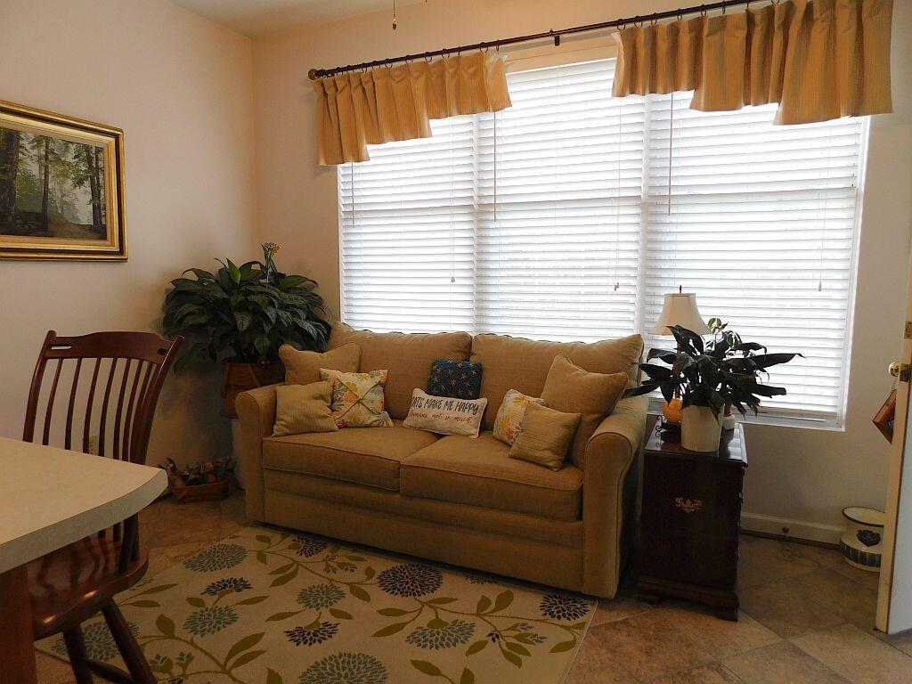 Roanoke, Virginia 24018, United States, 2 Bedrooms Bedrooms, ,2 BathroomsBathrooms,Residential,Pending,232180