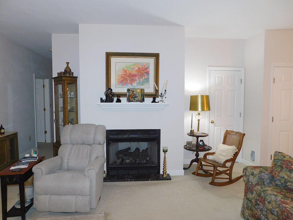 Roanoke, Virginia 24018, United States, 2 Bedrooms Bedrooms, ,2 BathroomsBathrooms,Residential,Pending,232180