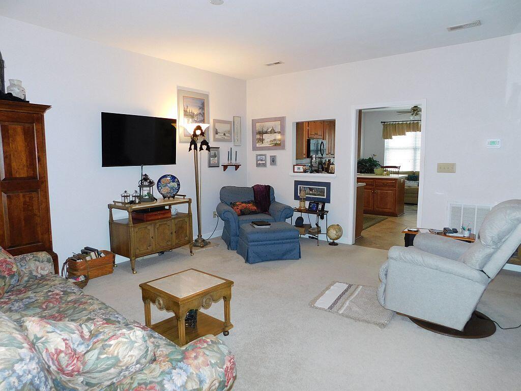 Roanoke, Virginia 24018, United States, 2 Bedrooms Bedrooms, ,2 BathroomsBathrooms,Residential,Pending,232180