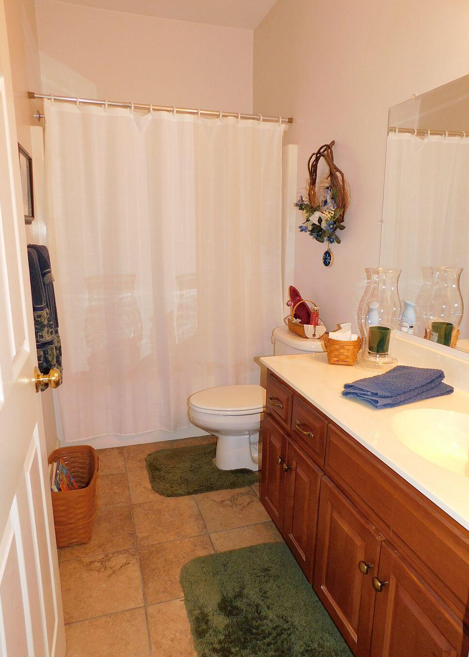 Roanoke, Virginia 24018, United States, 2 Bedrooms Bedrooms, ,2 BathroomsBathrooms,Residential,Pending,232180