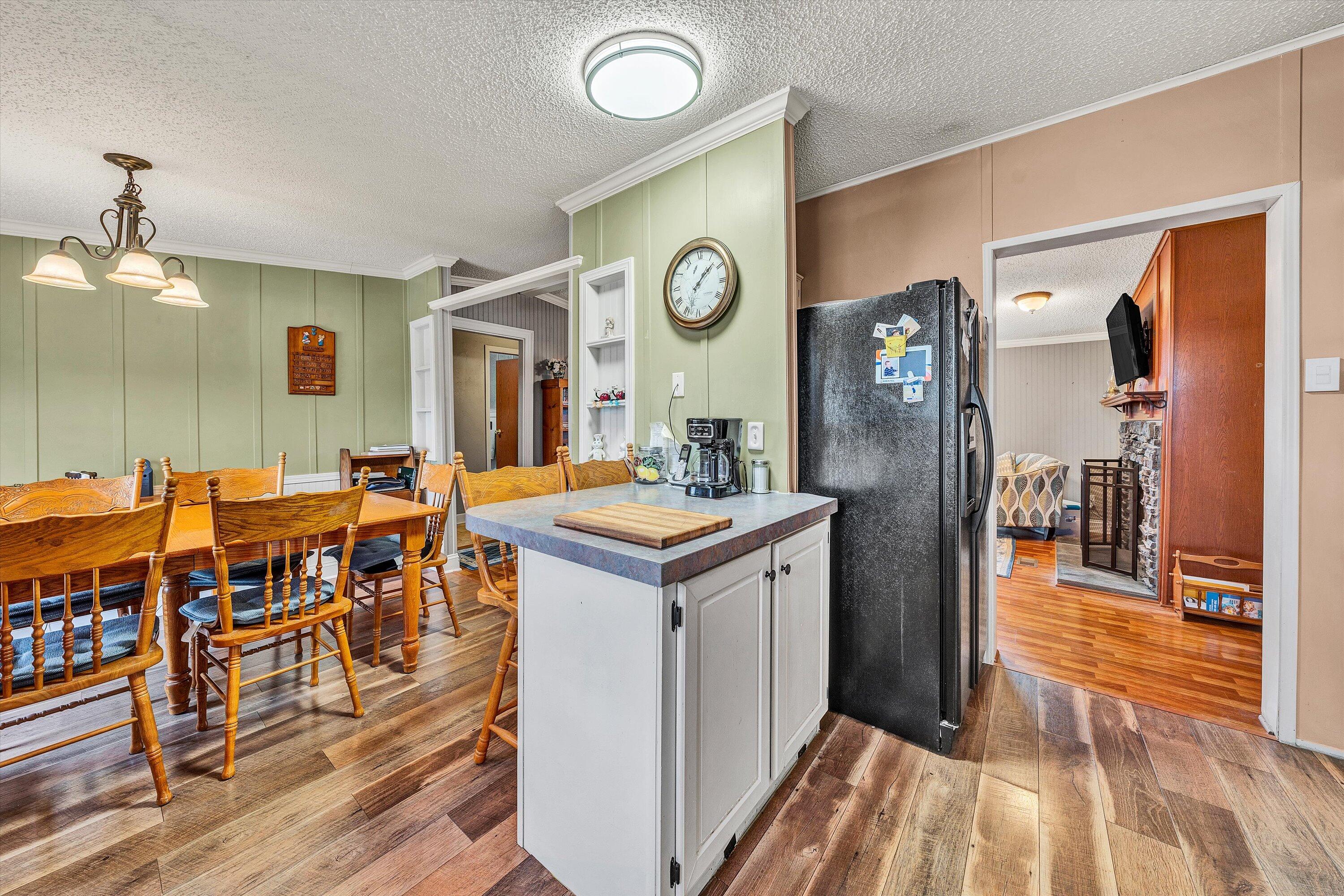 875 W Burnt Chimney Rd, Wirtz, Virginia image 9