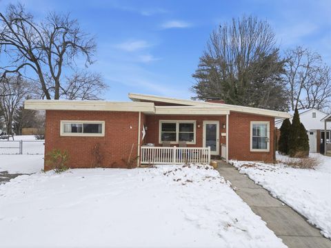 Homes For Sale - 1025 Fisher Ave<br/> Salem, VA 24153