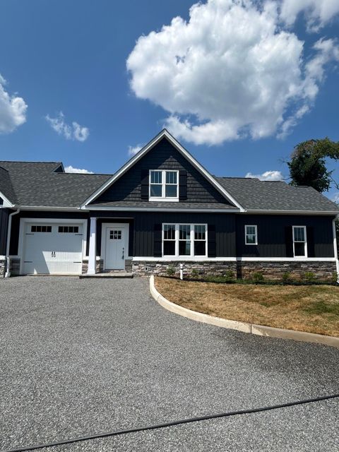 Townhouse For Sale - 407 Kimball Ave<br/> Salem, VA 24153