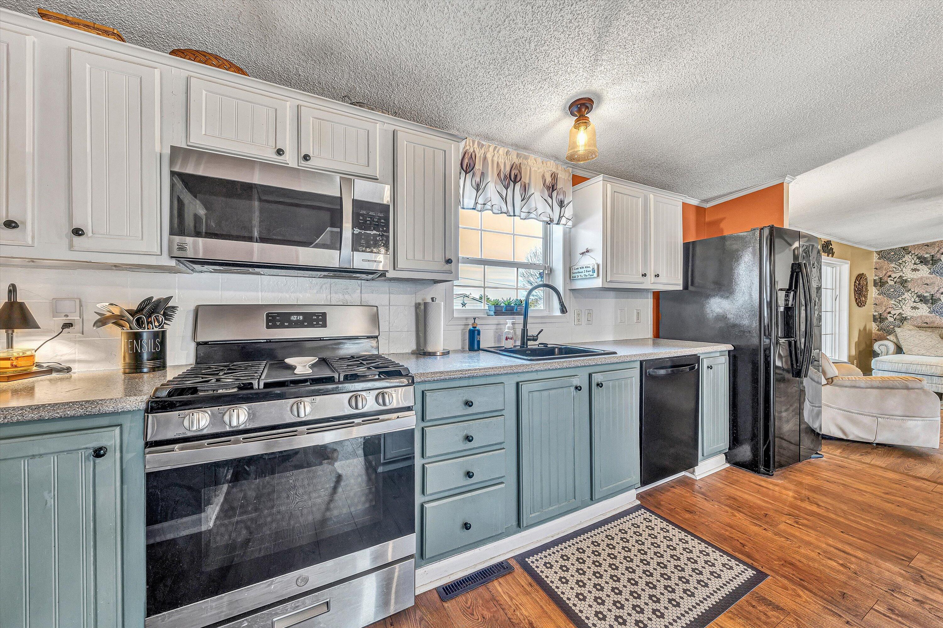 12817 Smith Mountain Lake Pkwy, Huddleston, Virginia image 21