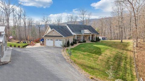Homes For Sale - 7770 Bending Oak Dr<br/> Catawba, VA 24070