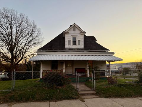 Condo For Sale - 1730 Moorman Ave<br/> Roanoke, VA 24017
