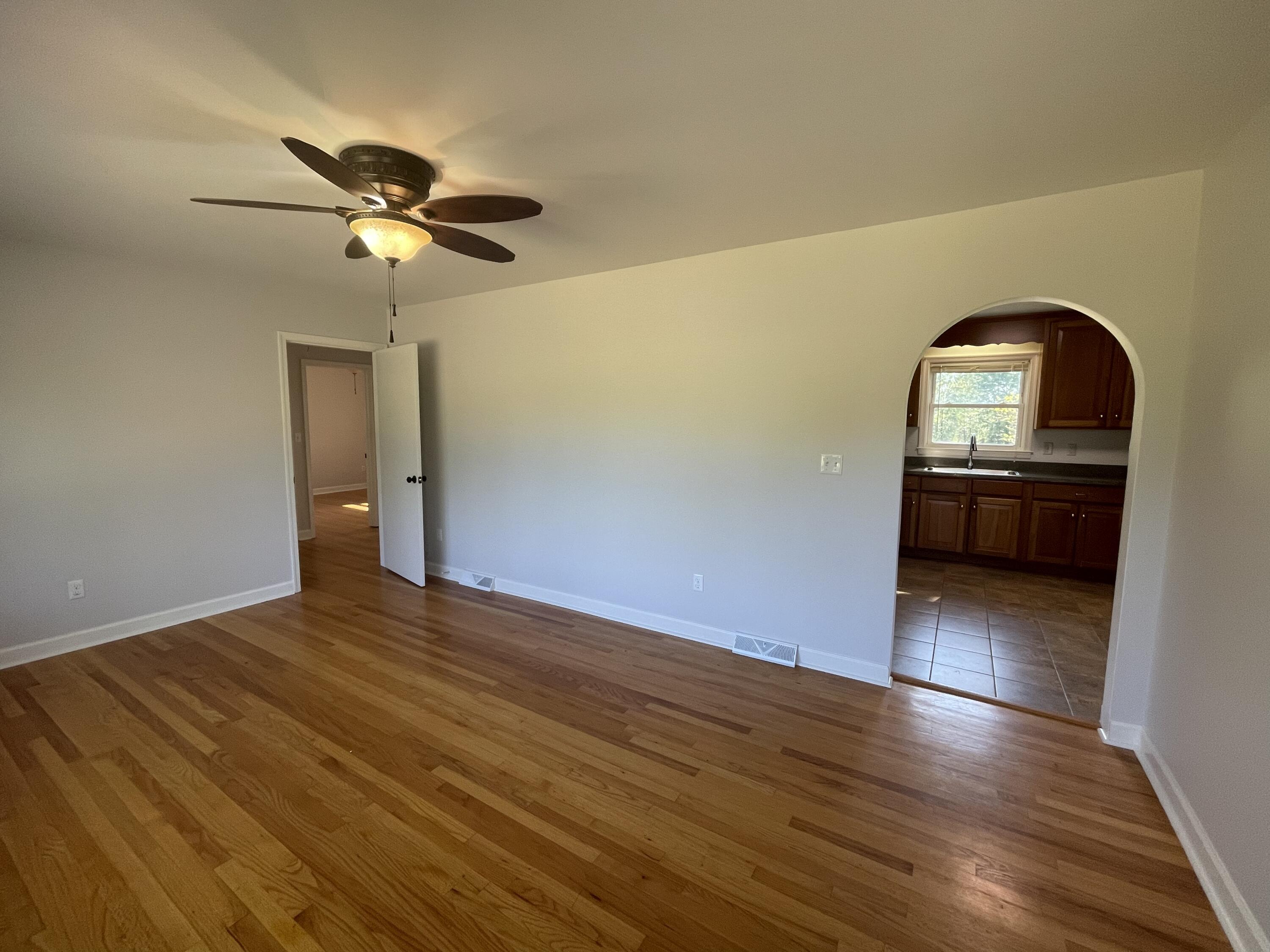 1079 Glenwood Dr, Bedford, Ohio image 20
