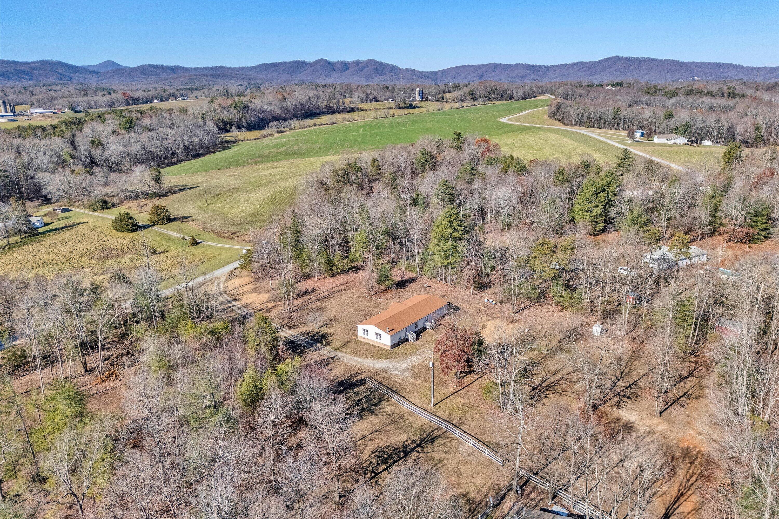 925 Clearwater Dr, Boones Mill, Virginia image 1