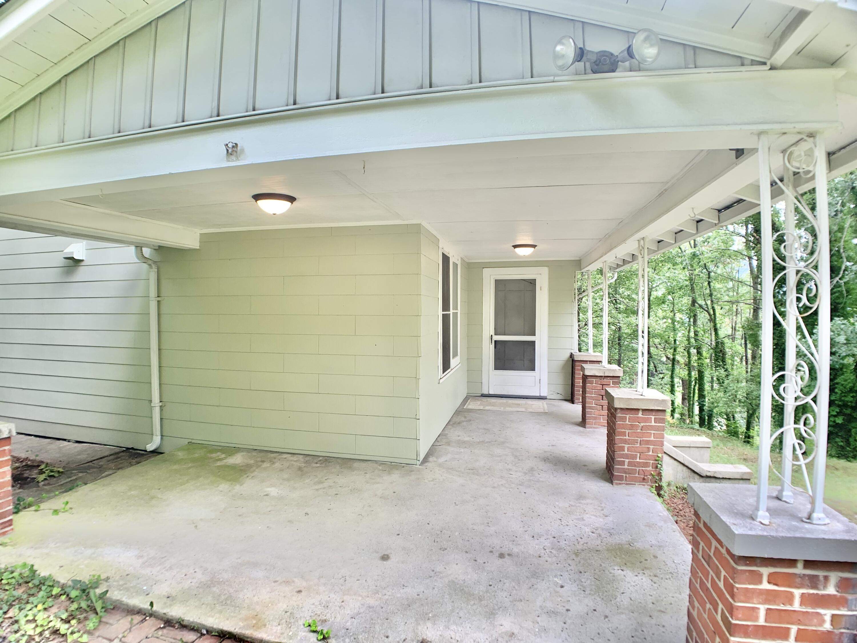704 Jefferson Ave, Clifton Forge, Virginia image 17