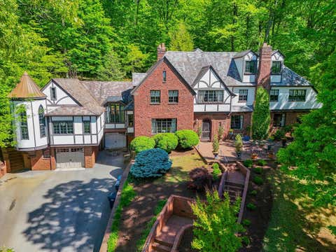 Homes For Sale - 2412 Robin Hood Rd<br/> Roanoke, VA 24014