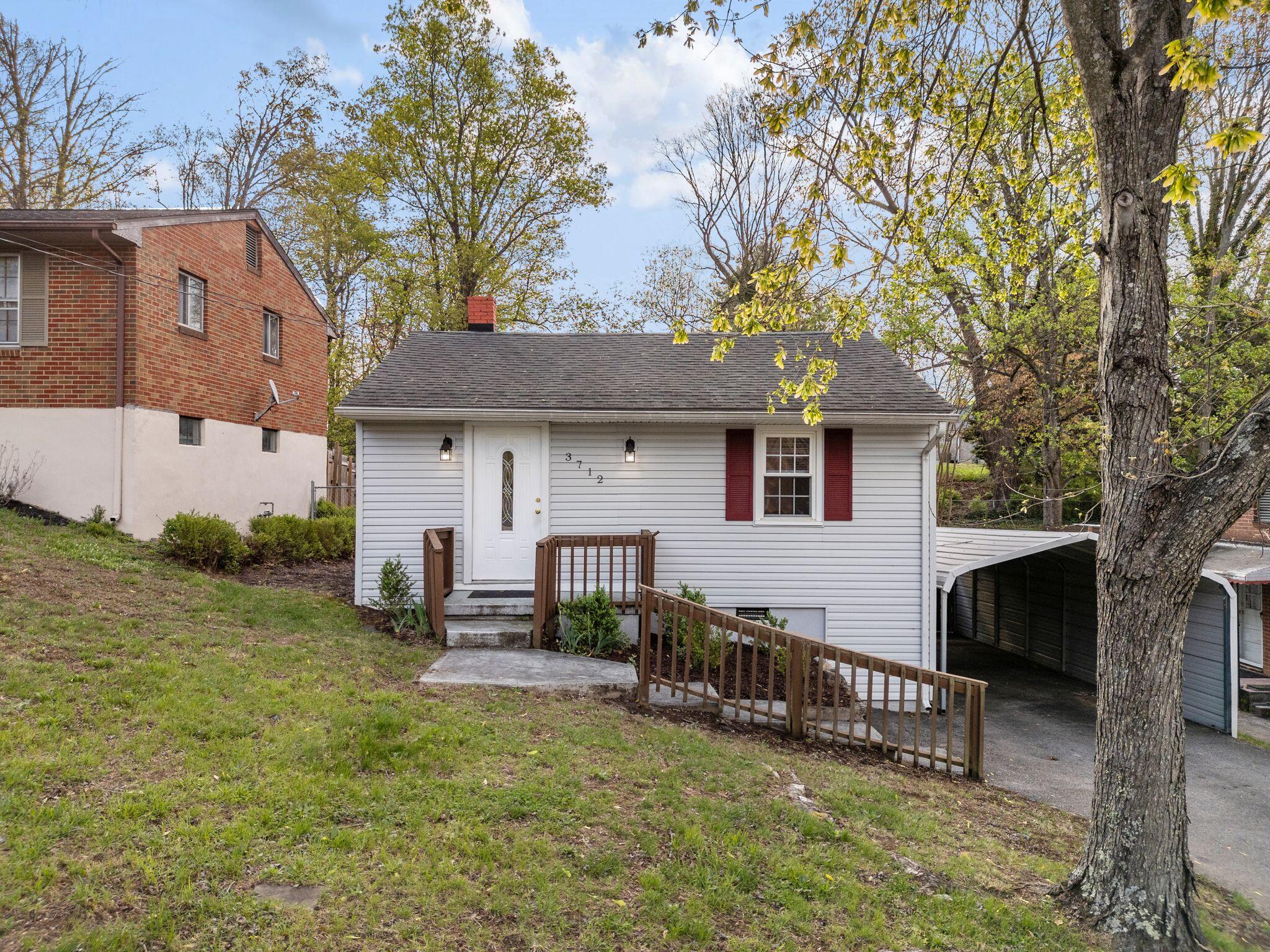 3712 Antietam Dr, Roanoke, Virginia image 1
