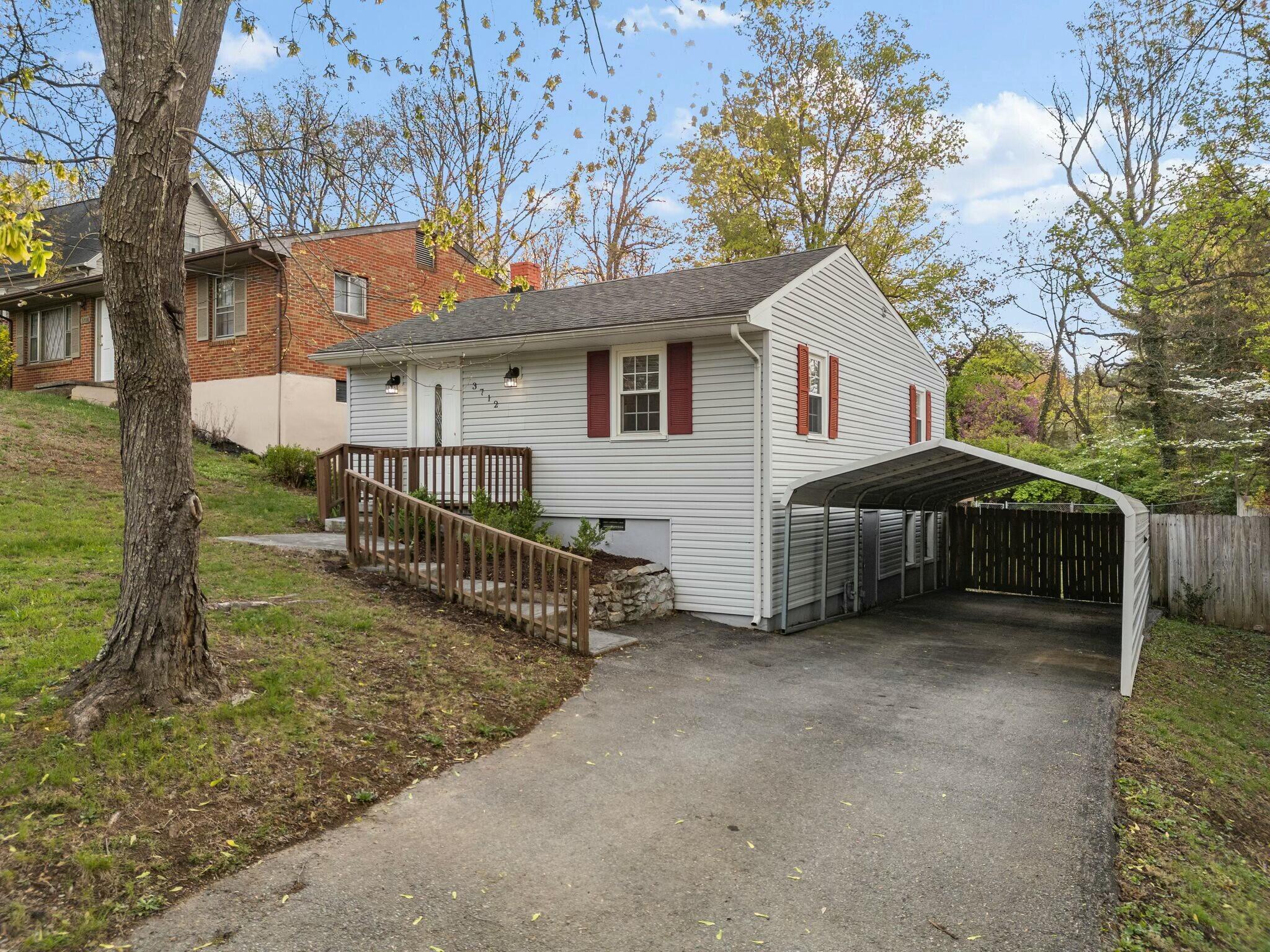 3712 Antietam Dr, Roanoke, Virginia image 3
