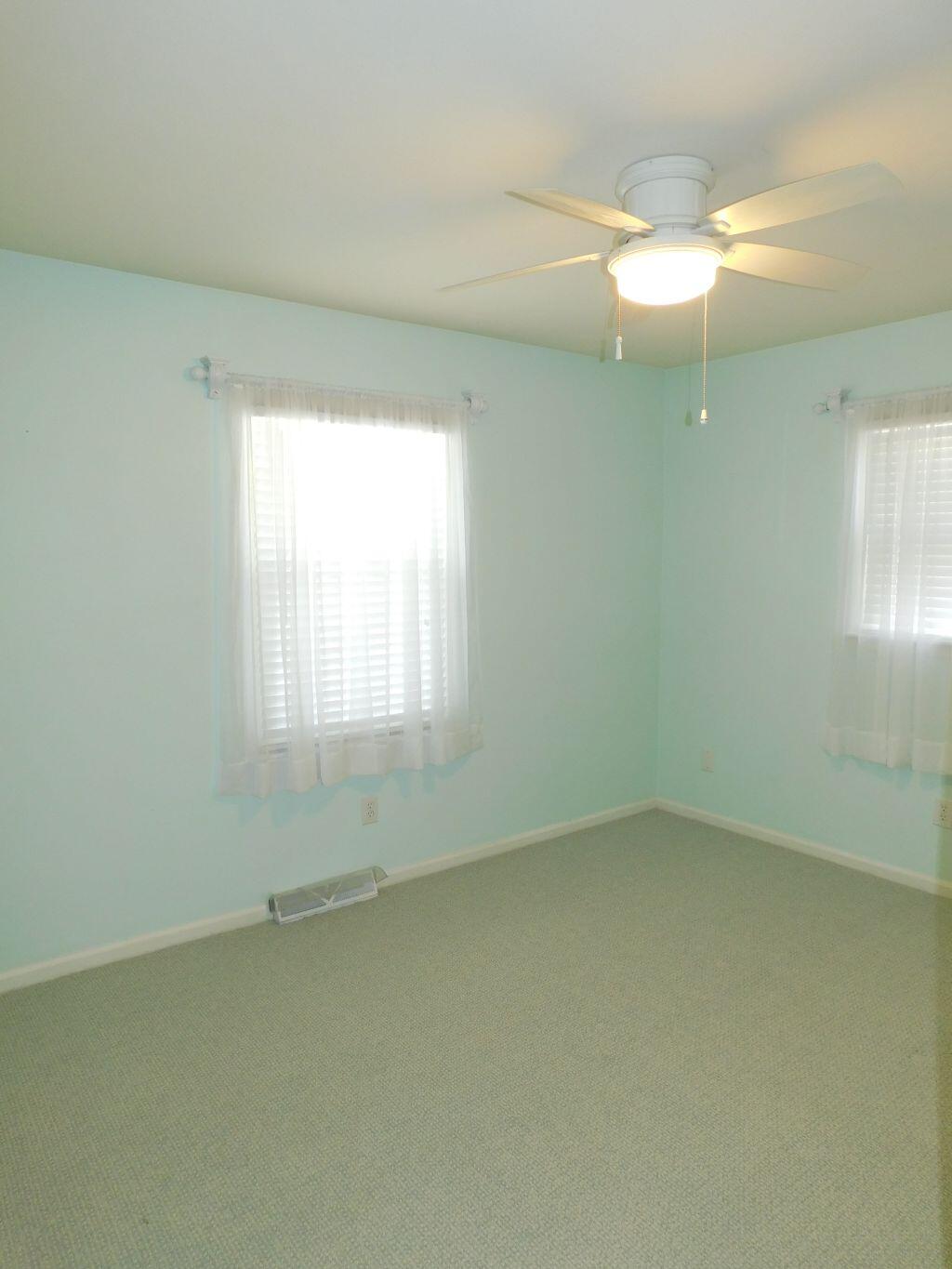 Roanoke, Virginia 24019, United States, 4 Bedrooms Bedrooms, ,3 BathroomsBathrooms,Residential,Pending,80445