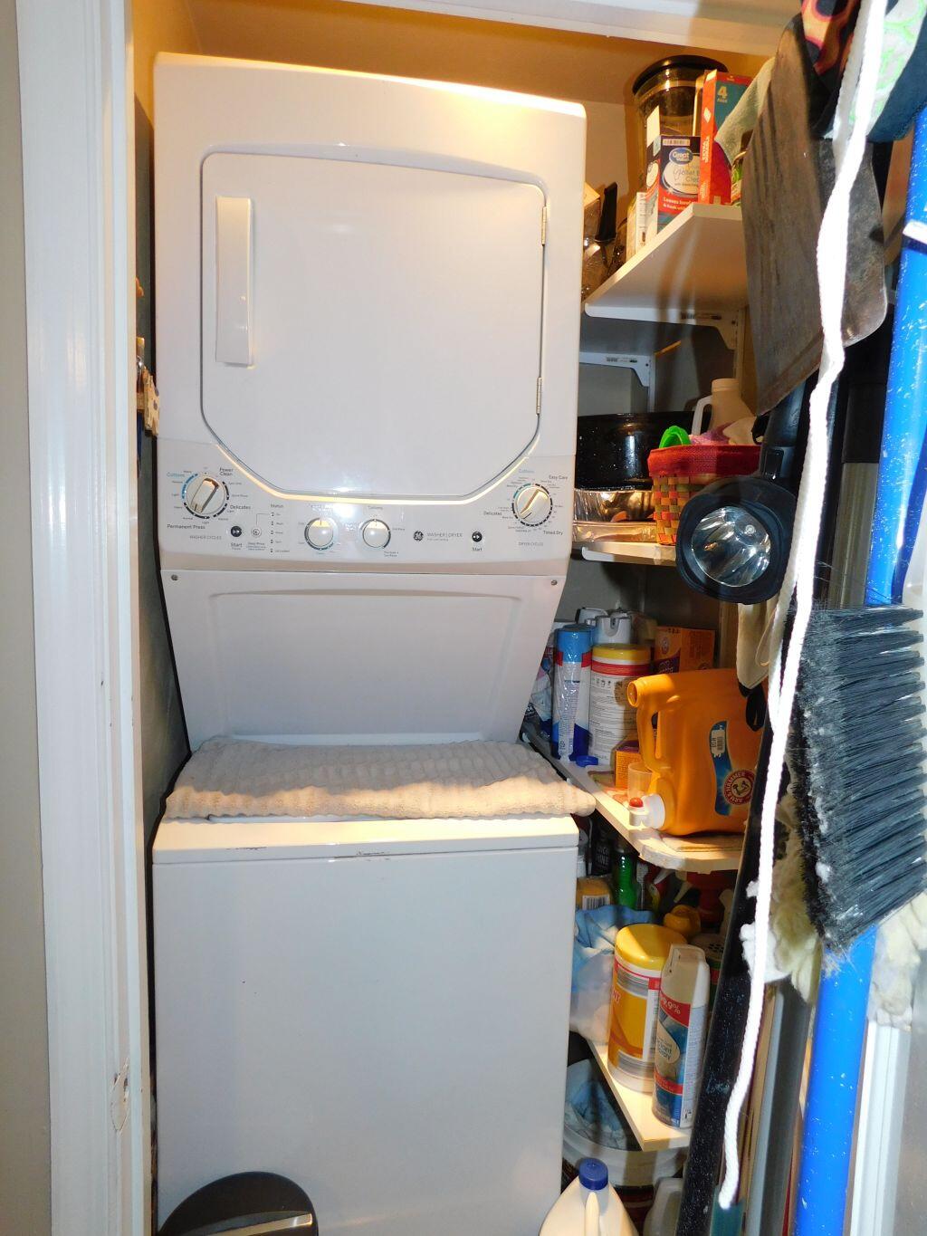 Roanoke, Virginia 24019, United States, 4 Bedrooms Bedrooms, ,3 BathroomsBathrooms,Residential,Pending,80445