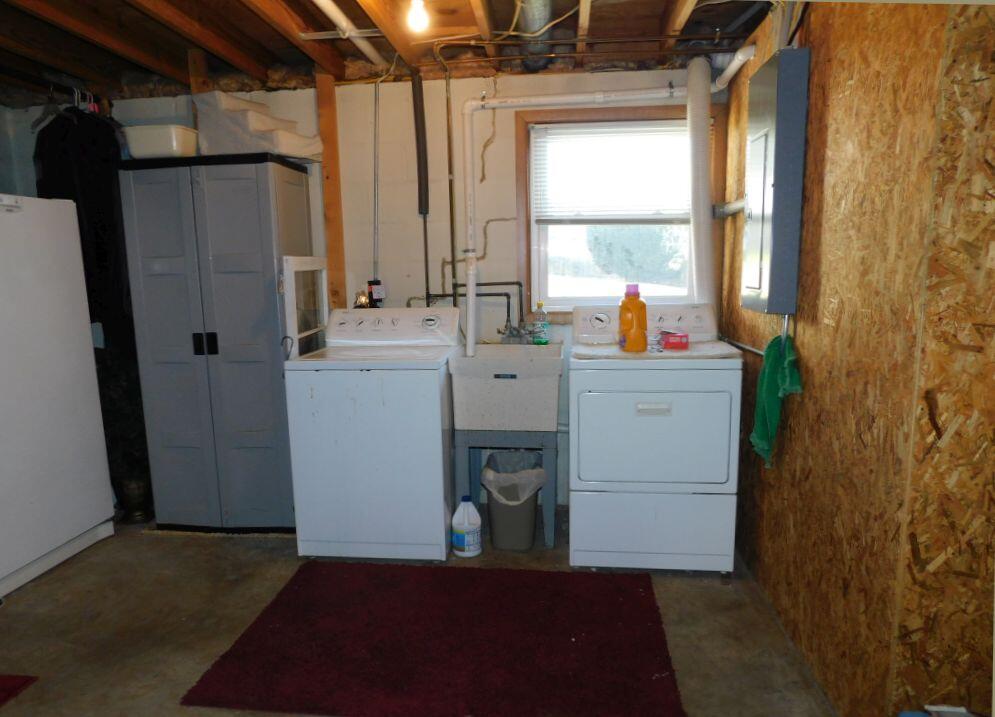 Roanoke, Virginia 24019, United States, 4 Bedrooms Bedrooms, ,3 BathroomsBathrooms,Residential,Pending,80445