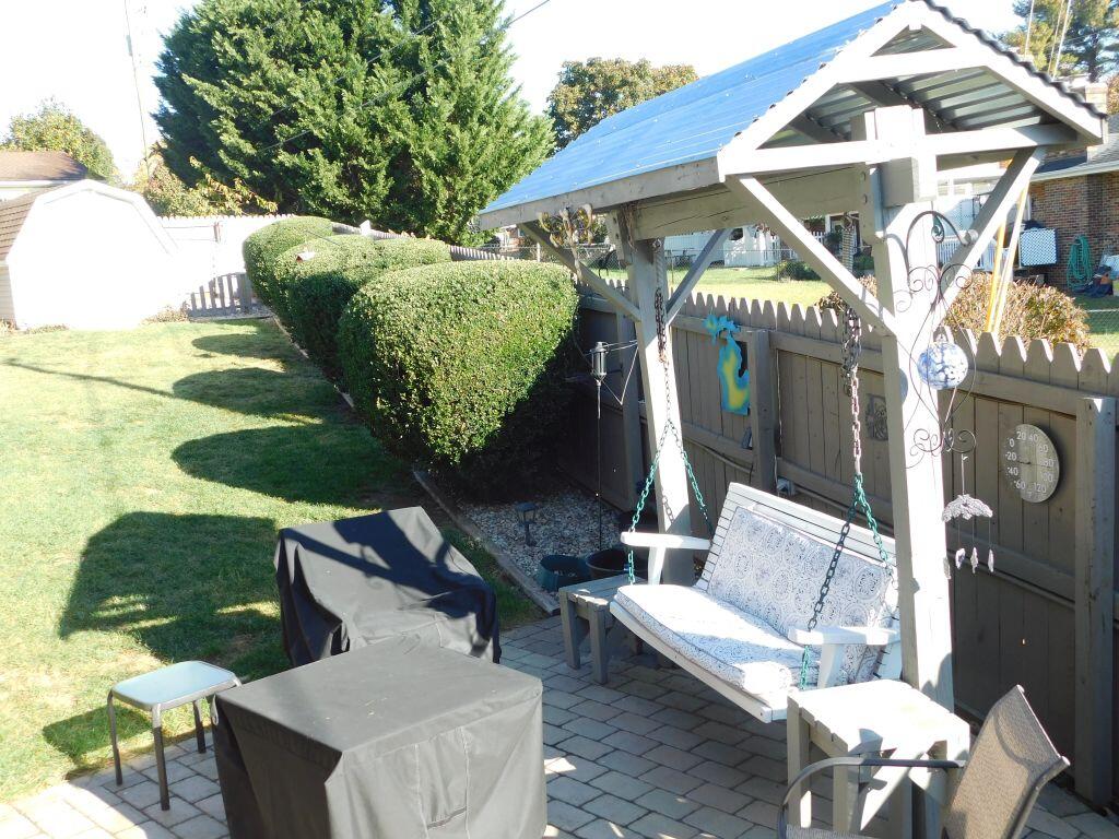 Roanoke, Virginia 24019, United States, 4 Bedrooms Bedrooms, ,3 BathroomsBathrooms,Residential,Pending,80445