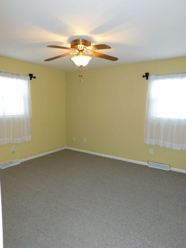 Roanoke, Virginia 24019, United States, 4 Bedrooms Bedrooms, ,3 BathroomsBathrooms,Residential,Pending,80445