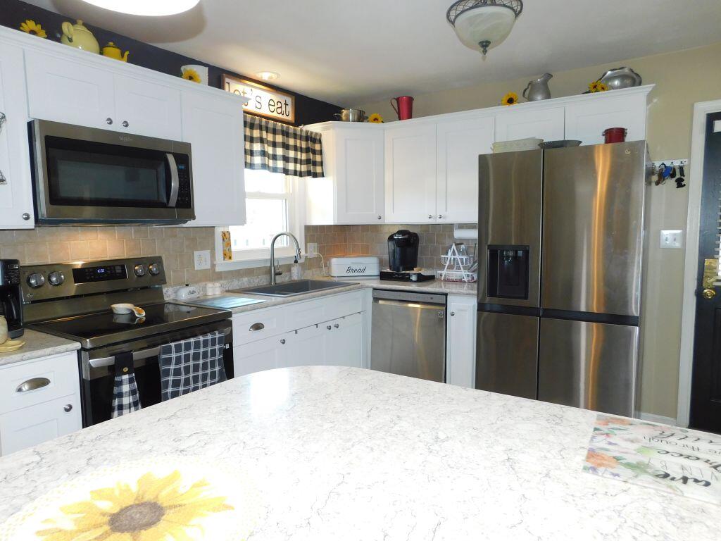 Roanoke, Virginia 24019, United States, 4 Bedrooms Bedrooms, ,3 BathroomsBathrooms,Residential,Pending,80445