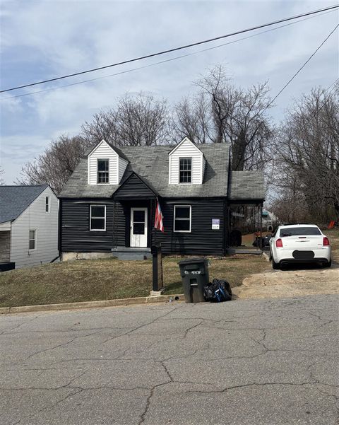 Photo of 1030 Graves ST, Martinsville, VA 24112 (MLS # 925350)