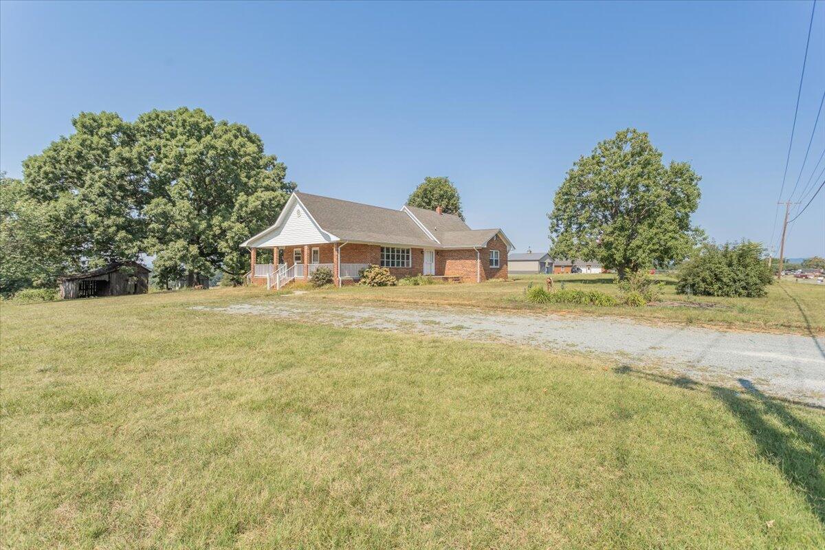 1366 Burnt Chimney Rd, Wirtz, Virginia image 2