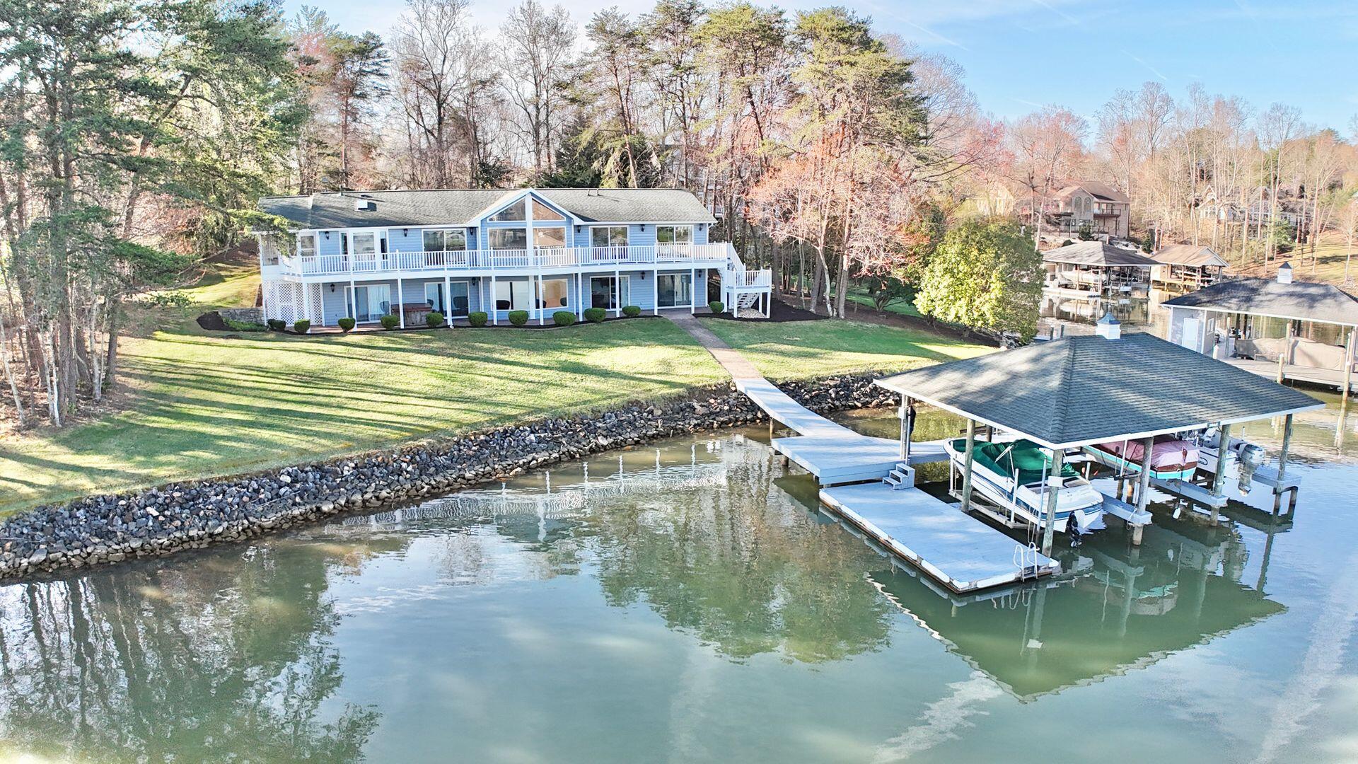 264 Riverbay Dr, Moneta, Virginia image 1